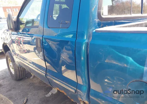 2002 Ford F-350 Lariat/Xl/Xlt from USA, damaged, VIN 1FTSX31S12ED44853